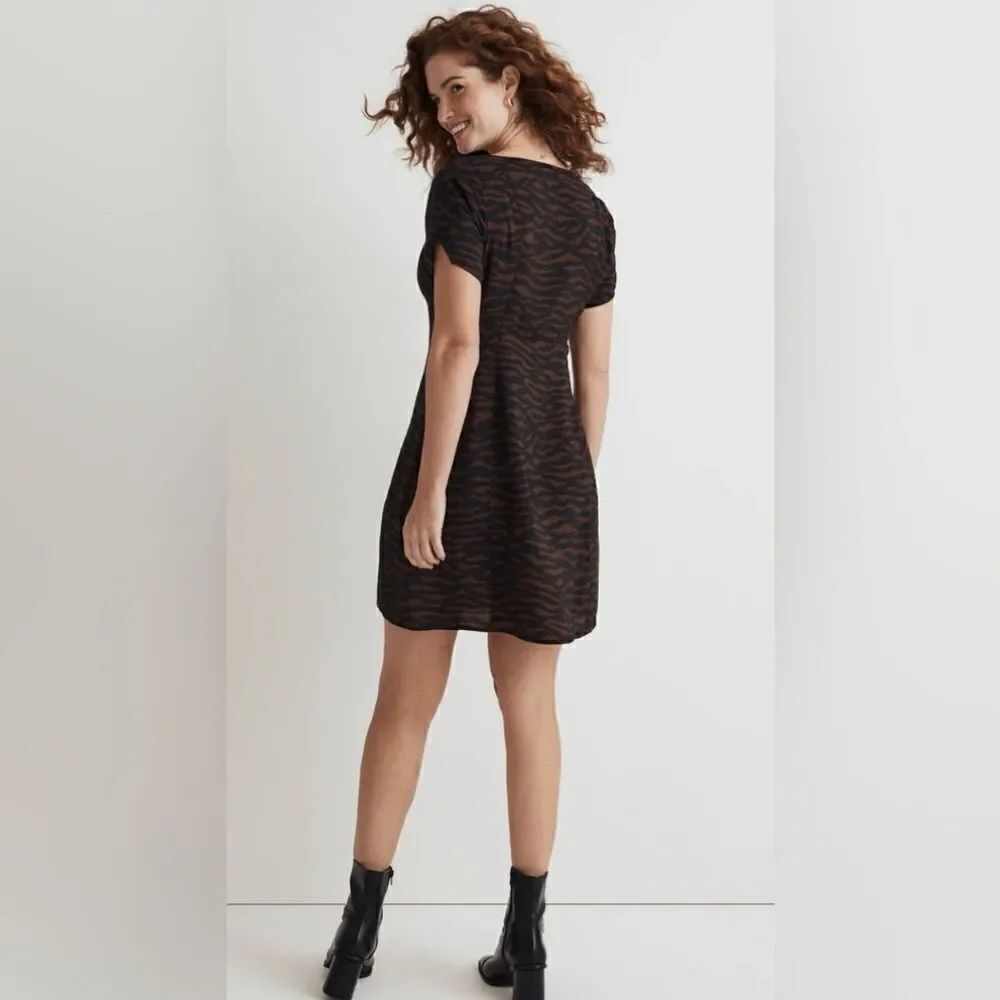 Madewell V-Neck Mini Dress in Abstract Animal - Picture 4 of 8